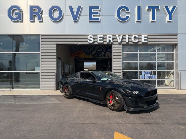 Used 2022 Ford Mustang Shelby GT500 w/ Technology Package RWD image 1