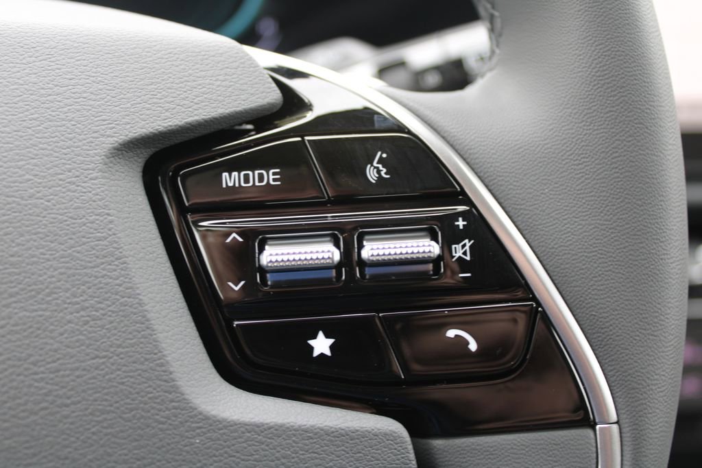 New 2026 Kia Niro EX FWD image 30