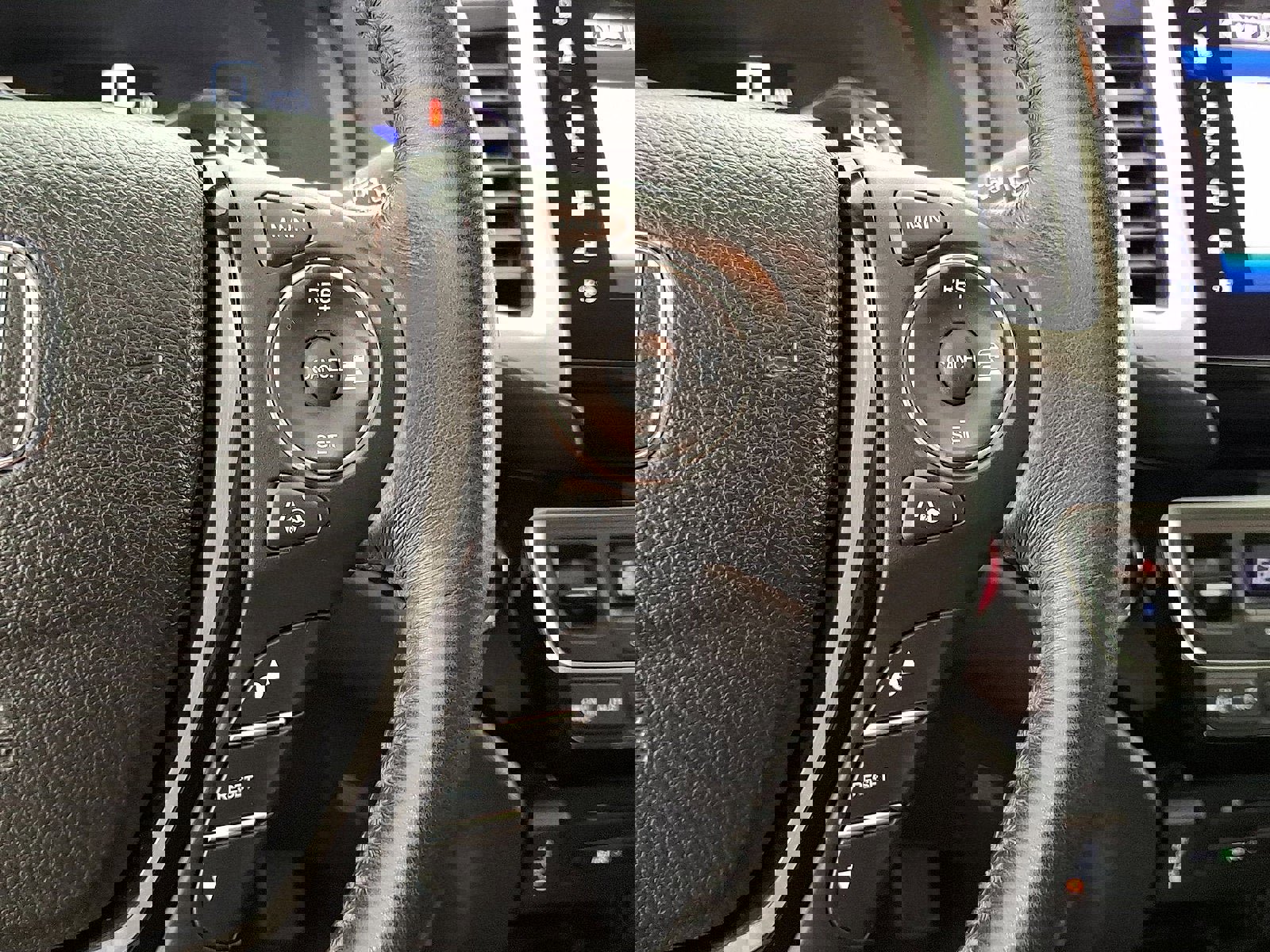 Used 2018 Honda Pilot Touring image 18