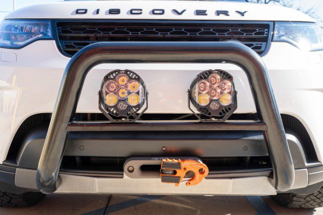 Used 2020 Land Rover Discovery HSE image 9