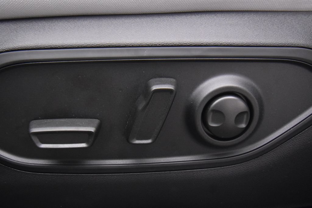 New 2026 Jeep Cherokee Laredo AWD/4WD image 30