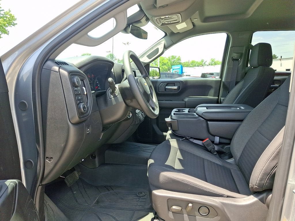 Certified 2024 Chevrolet Silverado 1500 Custom w/ Turbomax Blackout Package AWD/4WD image 14