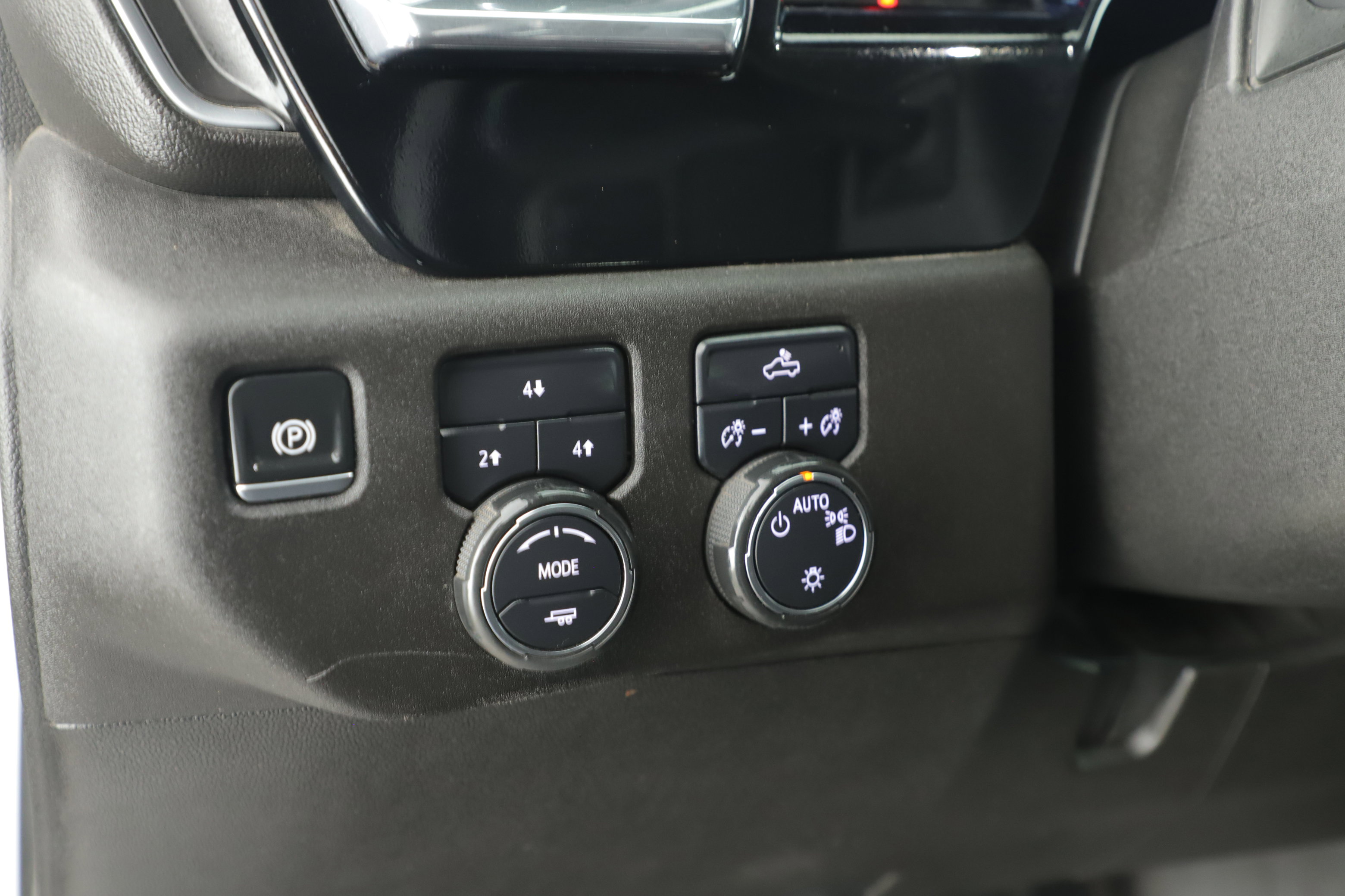 Used 2024 Chevrolet Silverado 2500 LT image 12