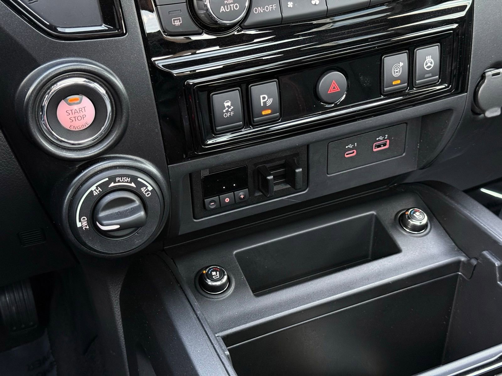 Used 2023 Nissan Titan PRO-4X w/ Pro-4x Convenience Package AWD/4WD image 57