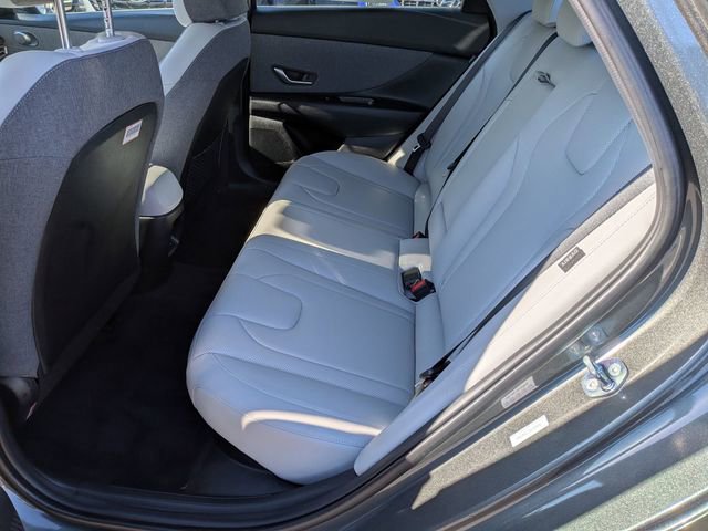 Used 2025 Hyundai Elantra Limited image 29