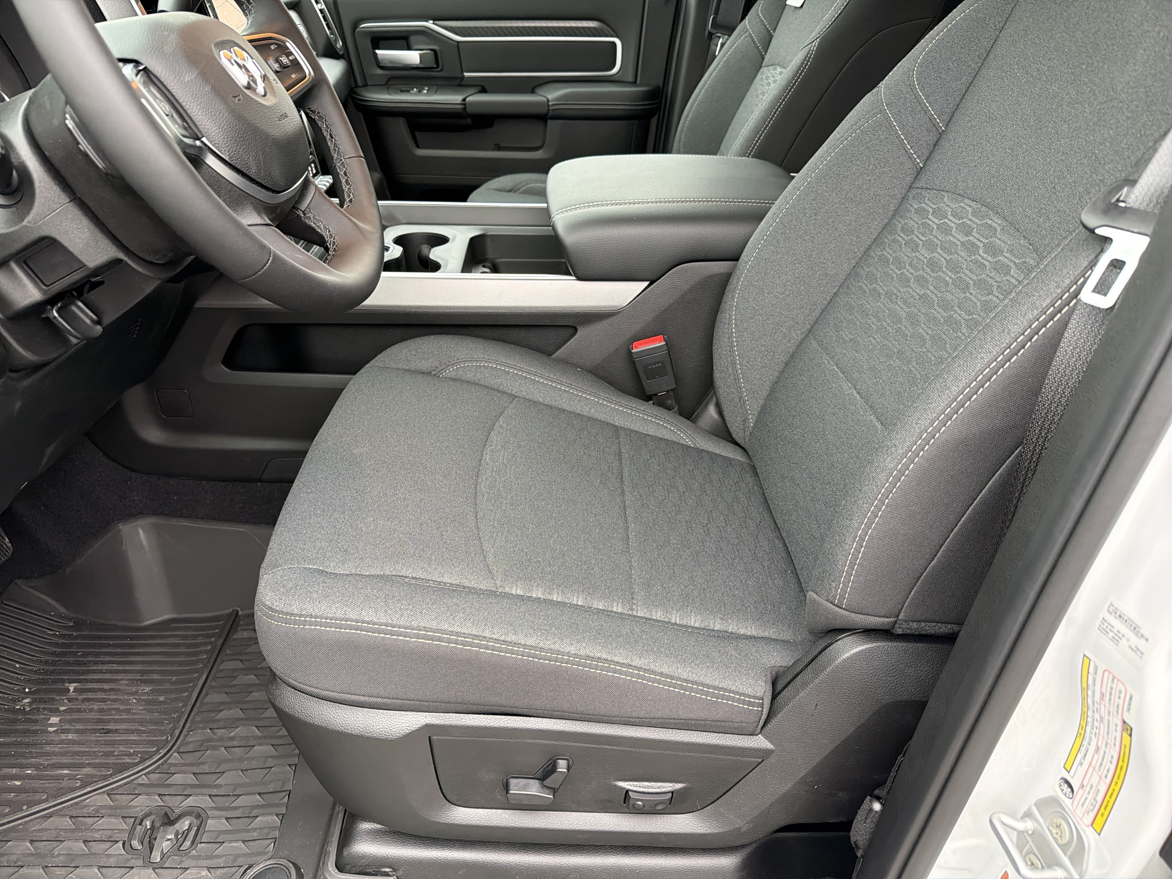 New 2026 RAM 2500 Big Horn AWD/4WD image 8