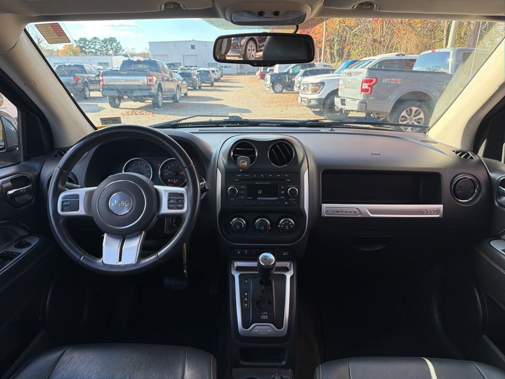 Used 2016 Jeep Compass Latitude image 13