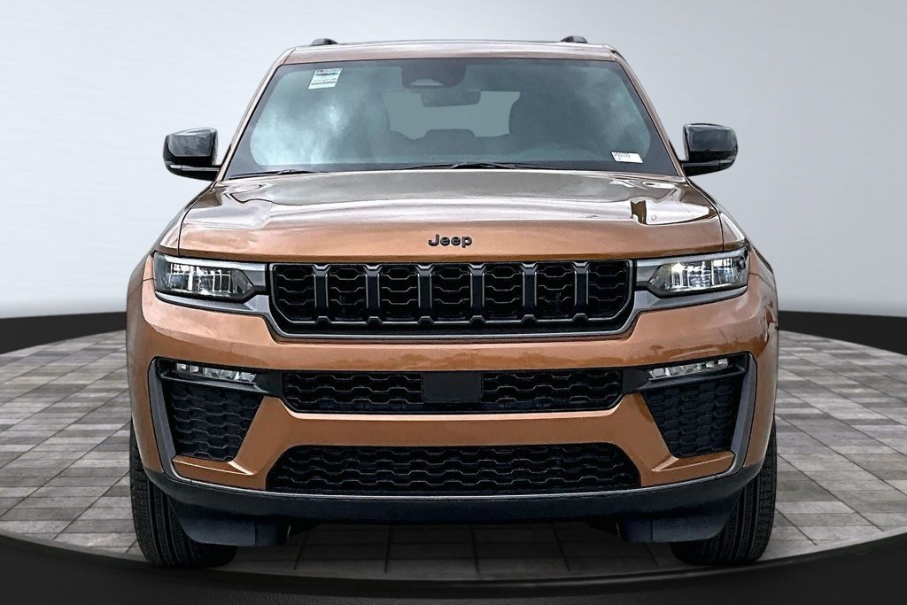 New 2026 Jeep Grand Cherokee Limited w/ Limited Altitude Package AWD/4WD image 27