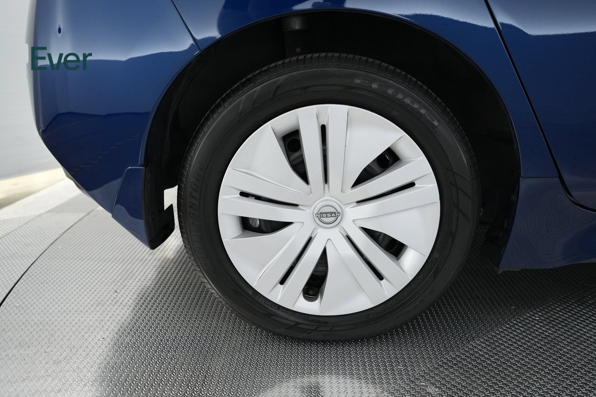 Used 2025 Nissan Leaf S FWD image 9