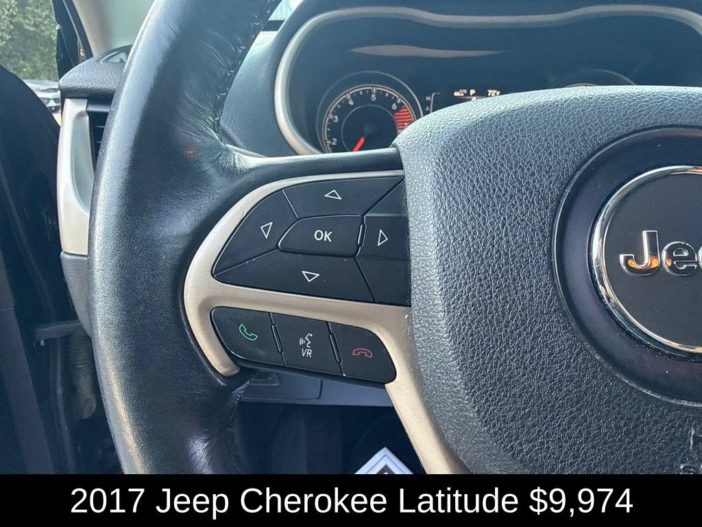Used 2017 Jeep Cherokee Latitude FWD image 21