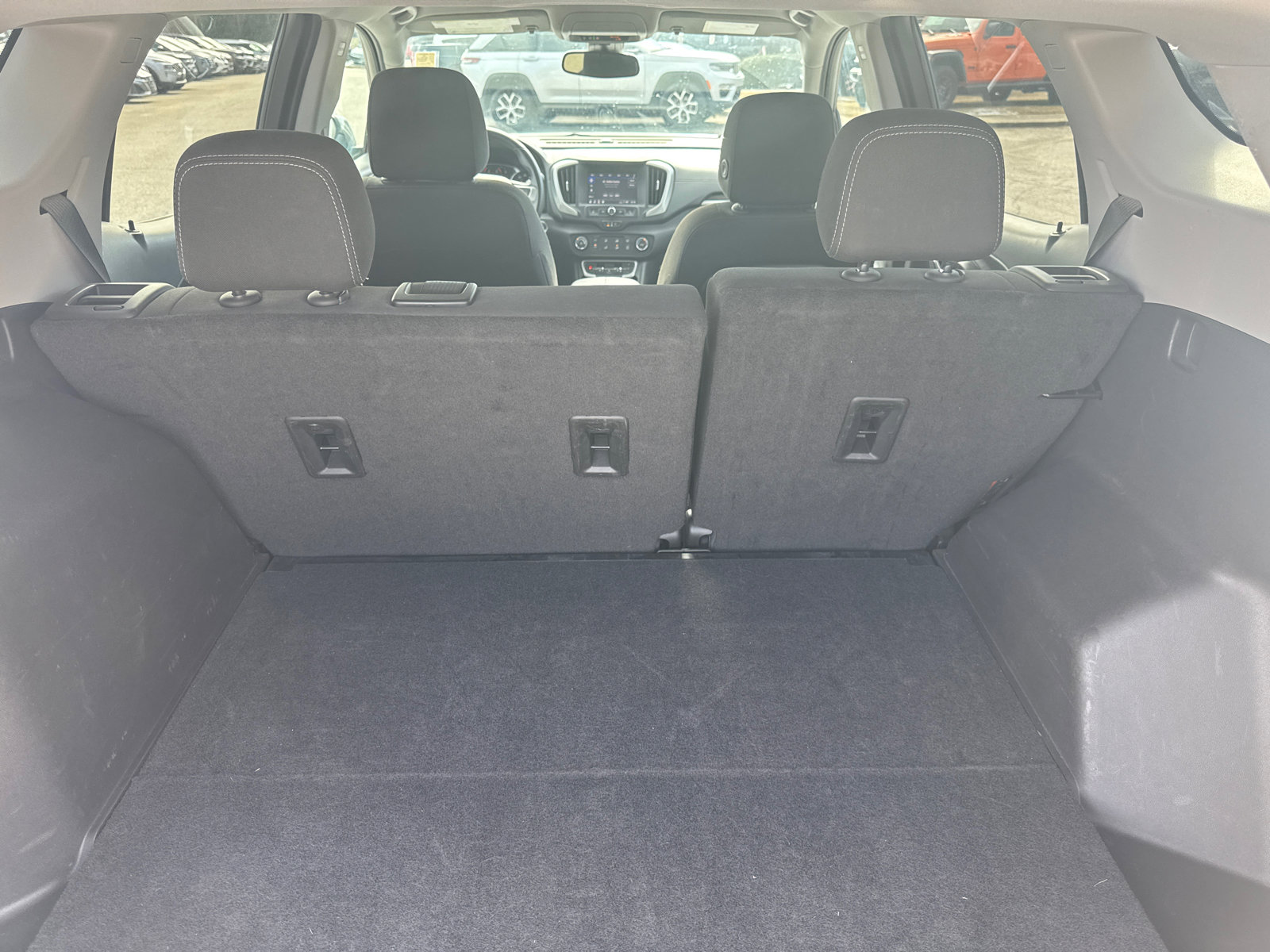 Used 2024 GMC Terrain SLE image 18