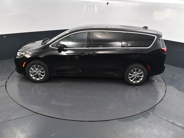 New 2026 Chrysler Pacifica Select image 15