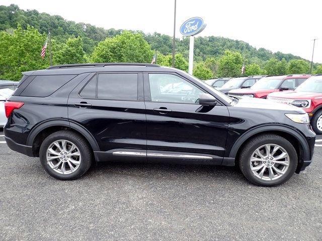 Used 2020 Ford Explorer XLT w/ Equipment Group 202A AWD/4WD image 7