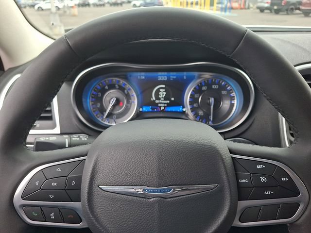 Used 2023 Chrysler 300 Touring L w/ Comfort Group AWD/4WD image 19