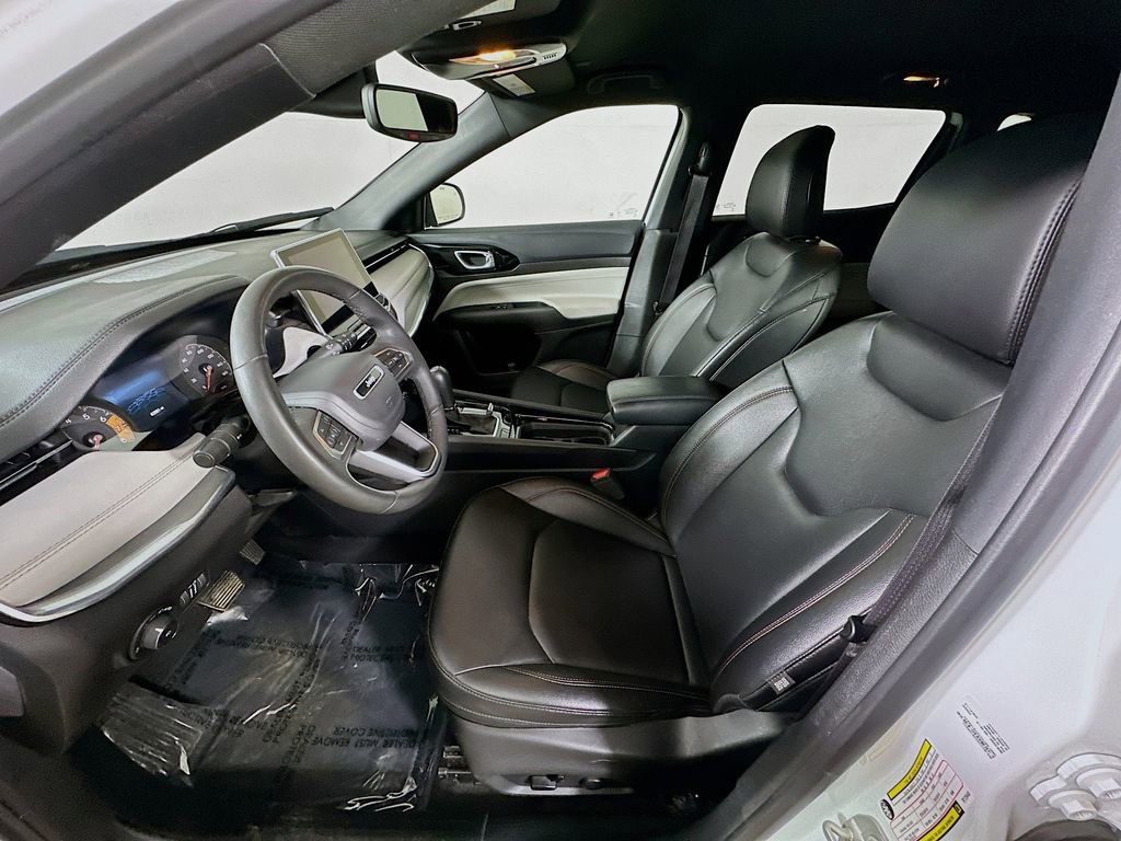Used 2024 Jeep Compass Limited image 15