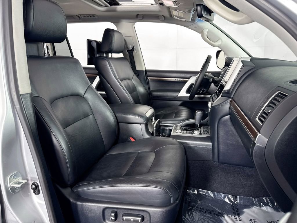 Used 2016 Toyota Land Cruiser AWD/4WD image 37