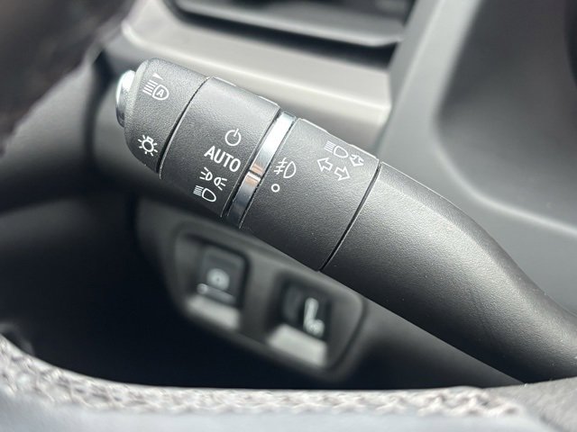 Used 2023 GMC Acadia AT4 image 22