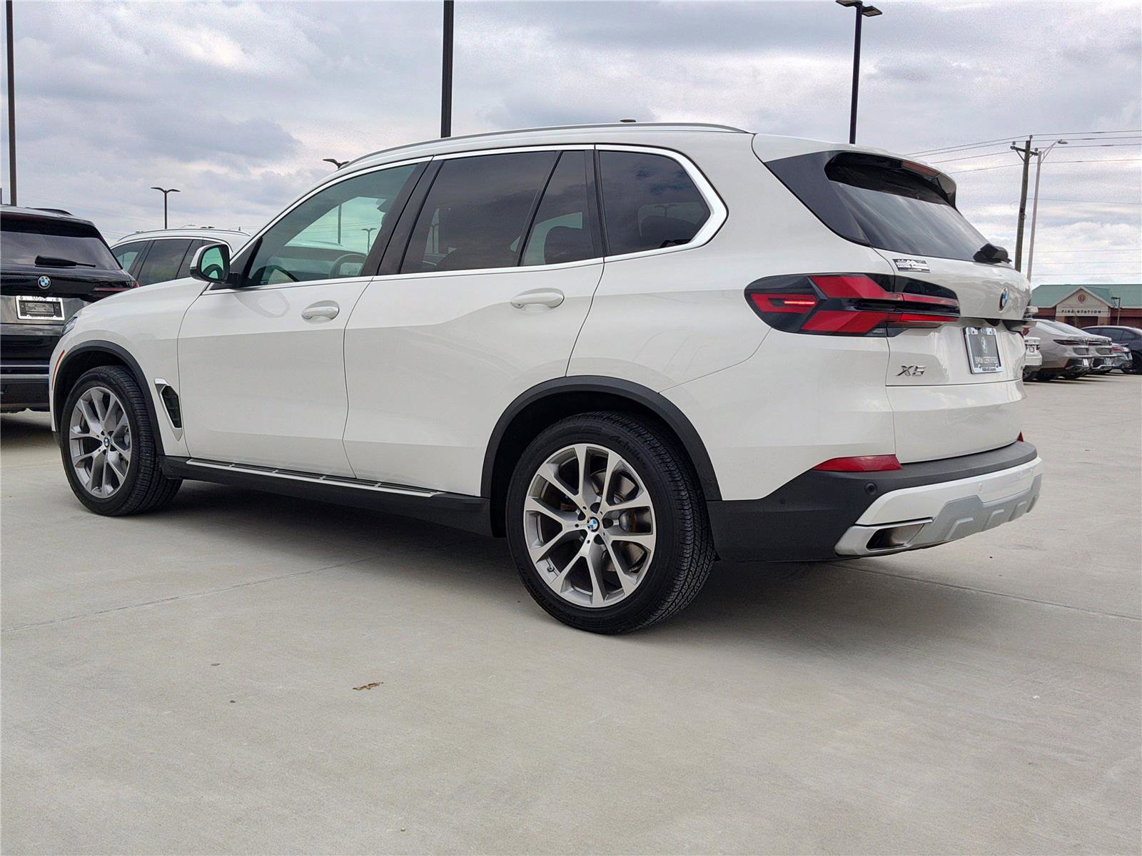 Used 2025 BMW X5 xDrive40i image 4