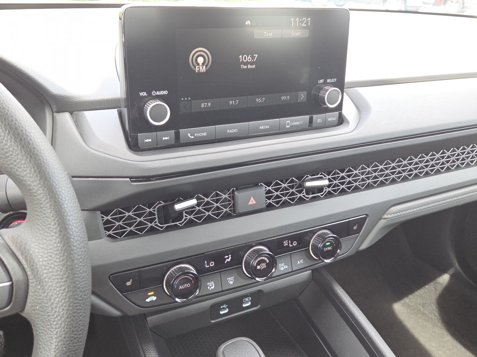 Used 2025 Honda Accord SE image 29
