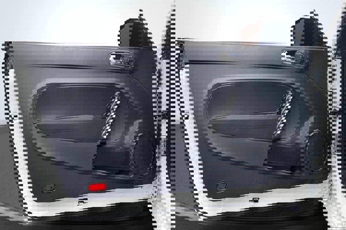 Used 2018 Volkswagen Beetle S image 20