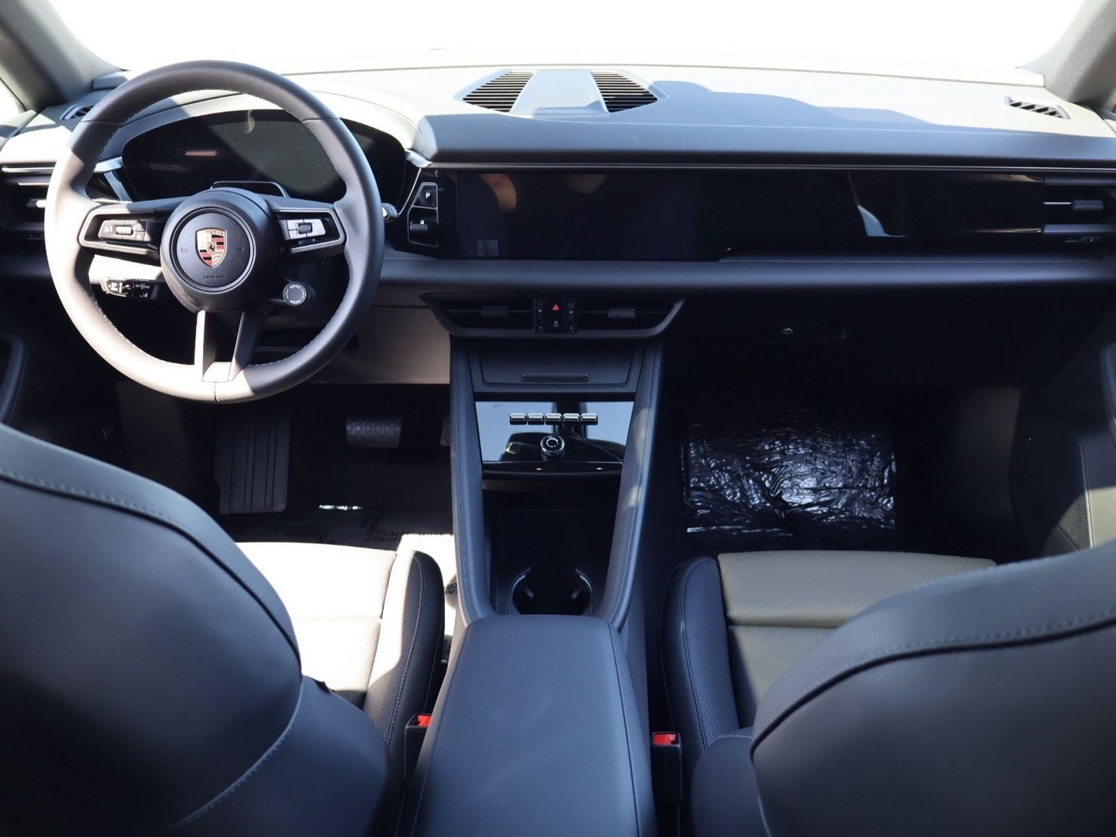 New 2026 Porsche Macan Electric RWD image 21