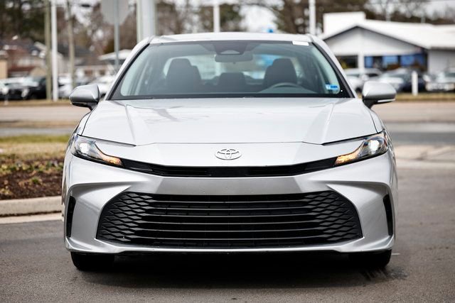 Used 2025 Toyota Camry LE image 14