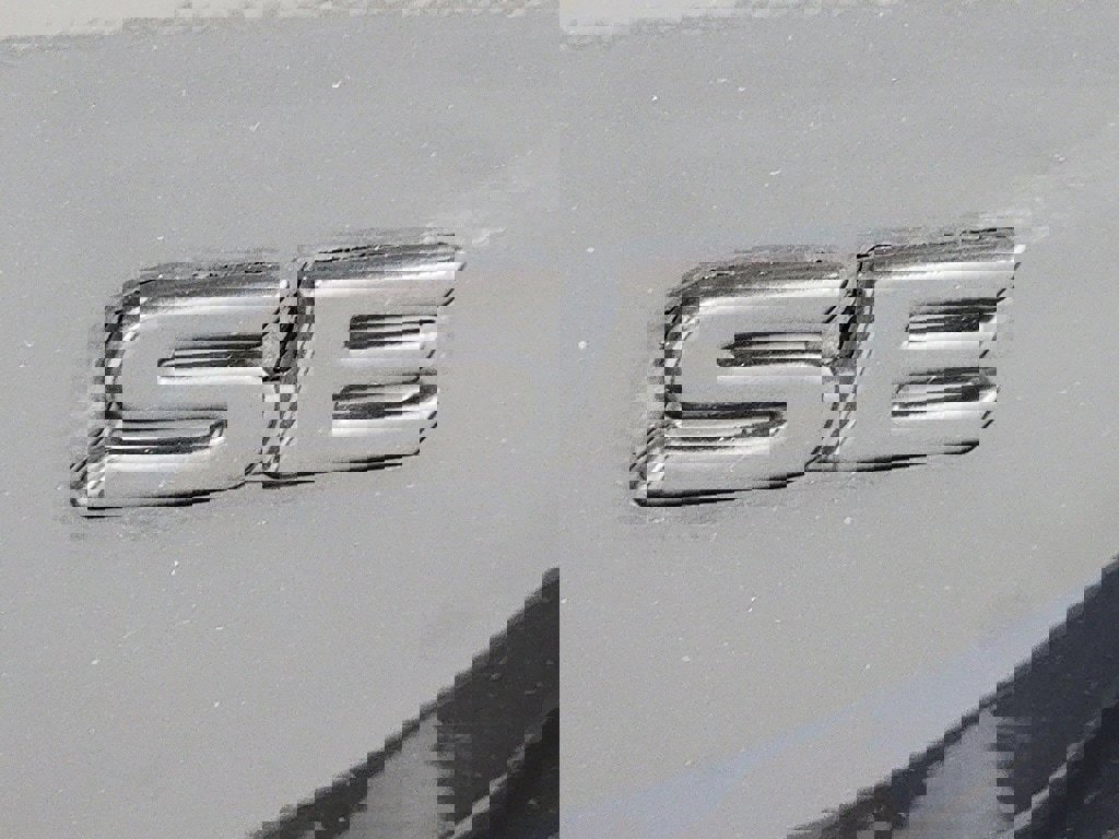 Used 2023 Toyota Camry SE image 11