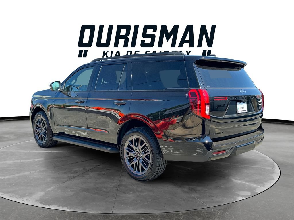Used 2026 Ford Expedition Platinum w/ Stealth Appearance Package AWD/4WD image 4