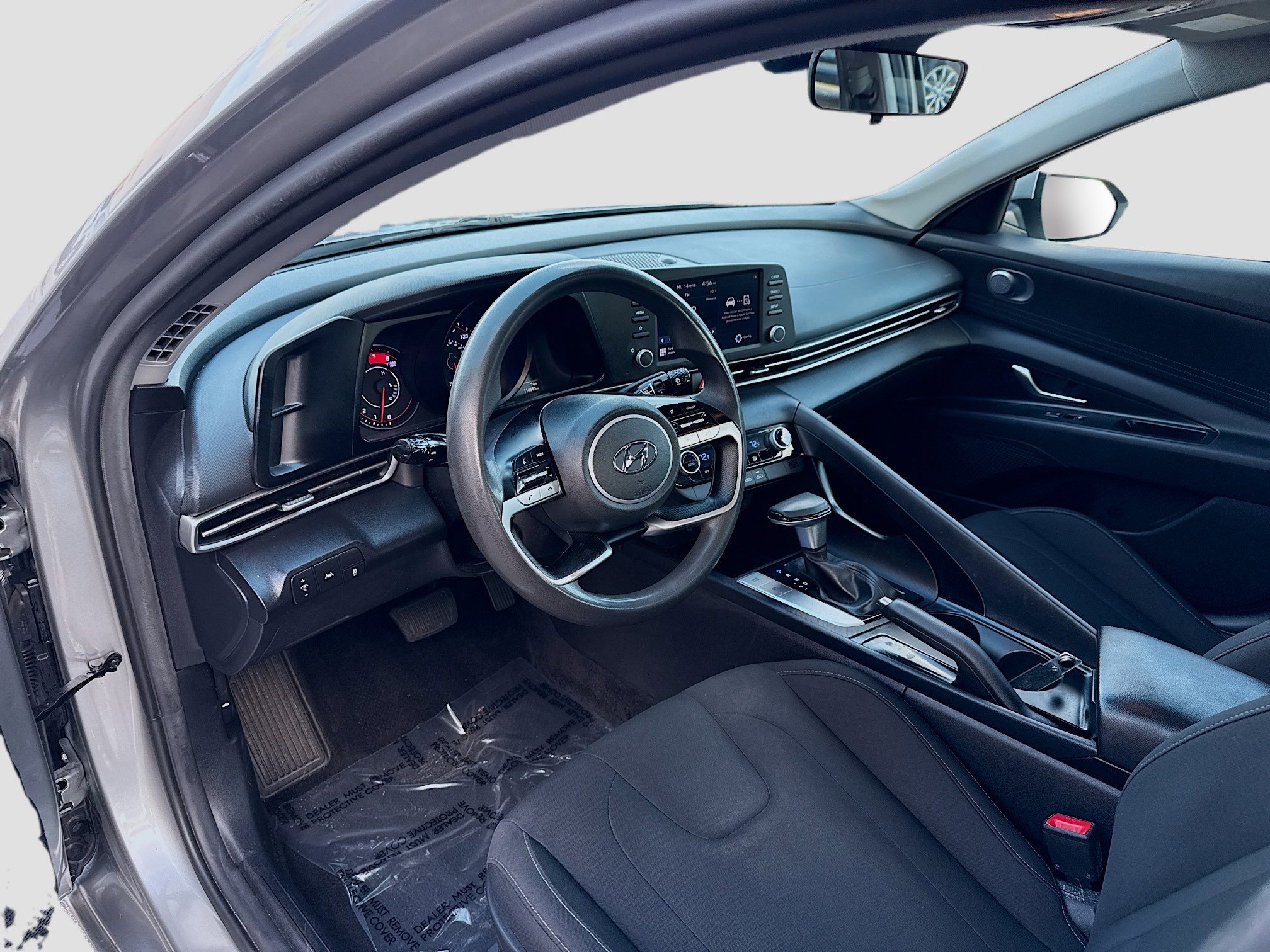 Used 2023 Hyundai Elantra SEL w/ Cargo Package image 5