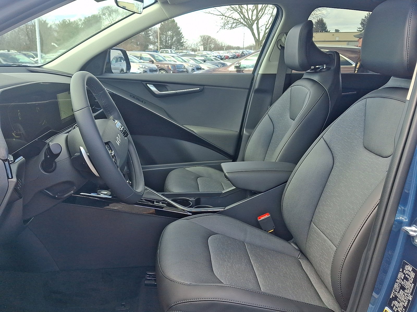 New 2026 Kia Niro SX Touring image 9