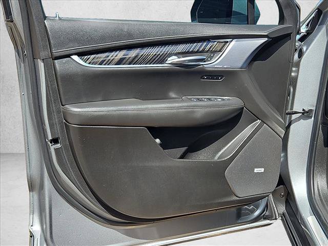 Used 2024 Cadillac XT6 Premium Luxury w/ Technology Package FWD image 11