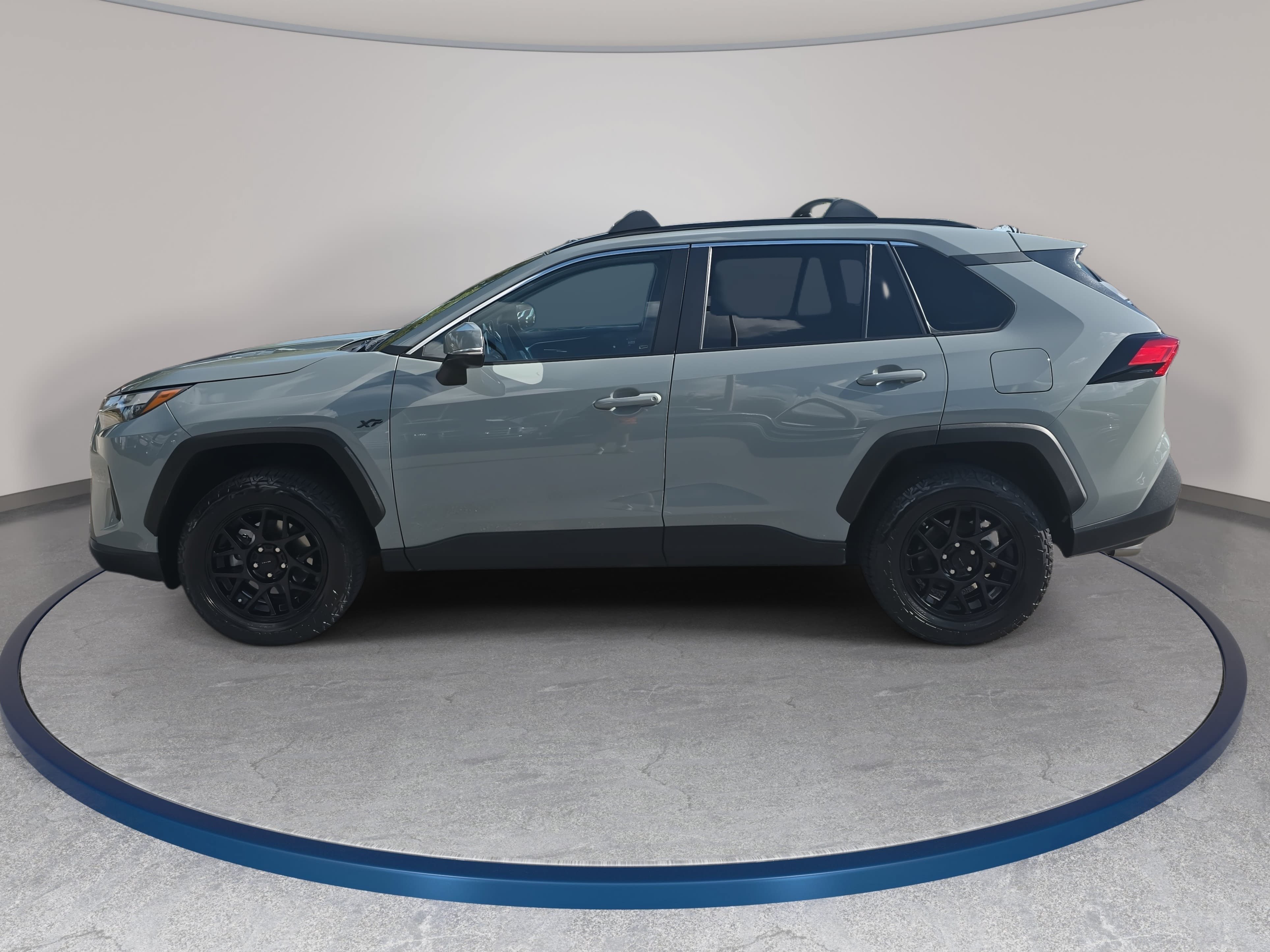 Used 2023 Toyota RAV4 XLE w/ Convenience Package AWD/4WD image 8
