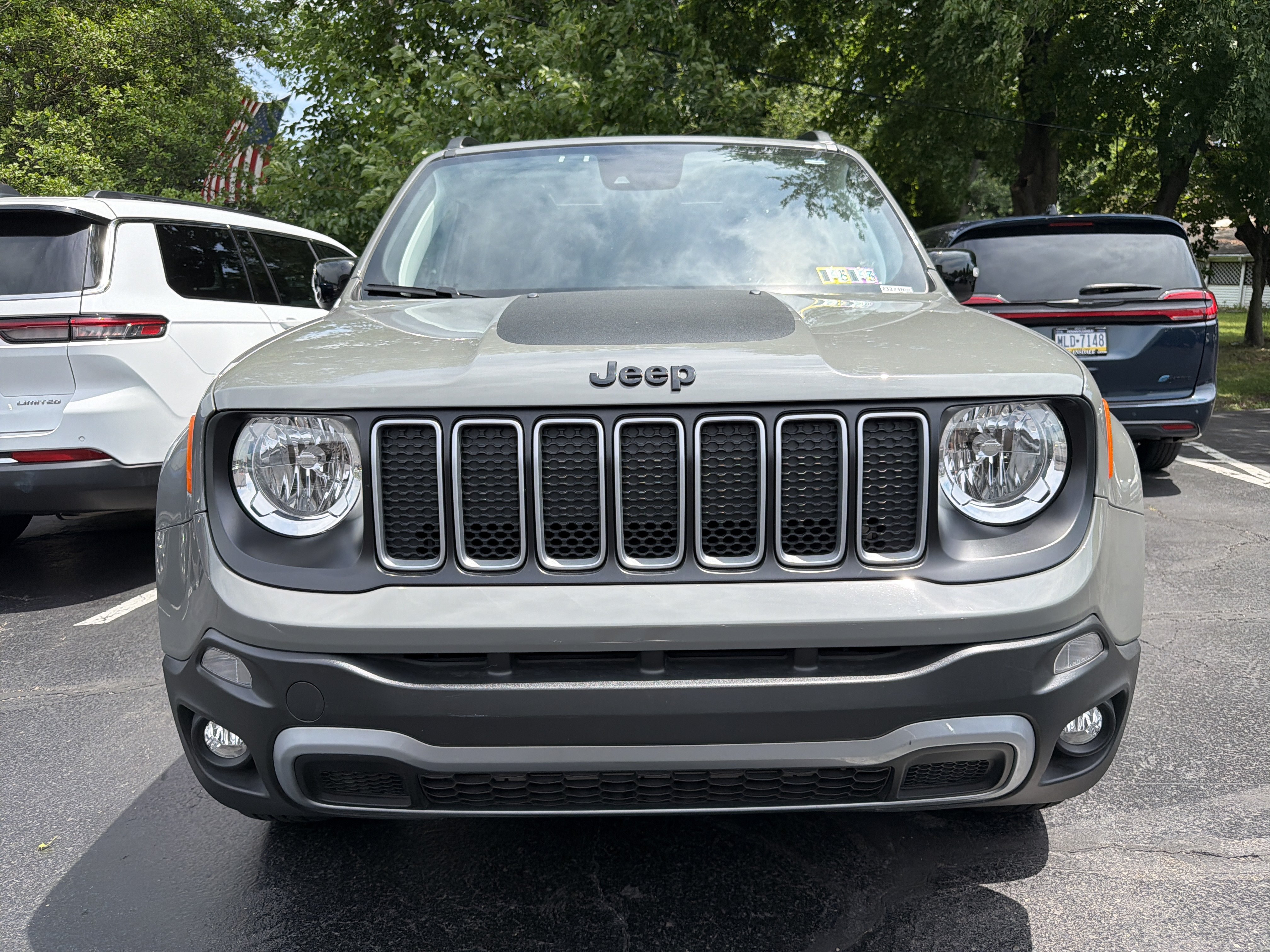 Certified 2023 Jeep Renegade Latitude w/ Sun/Sound Group AWD/4WD image 2