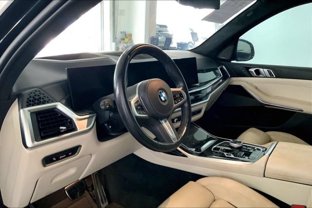 Used 2024 BMW X7 xDrive40i w/ M Sport Package AWD/4WD image 7