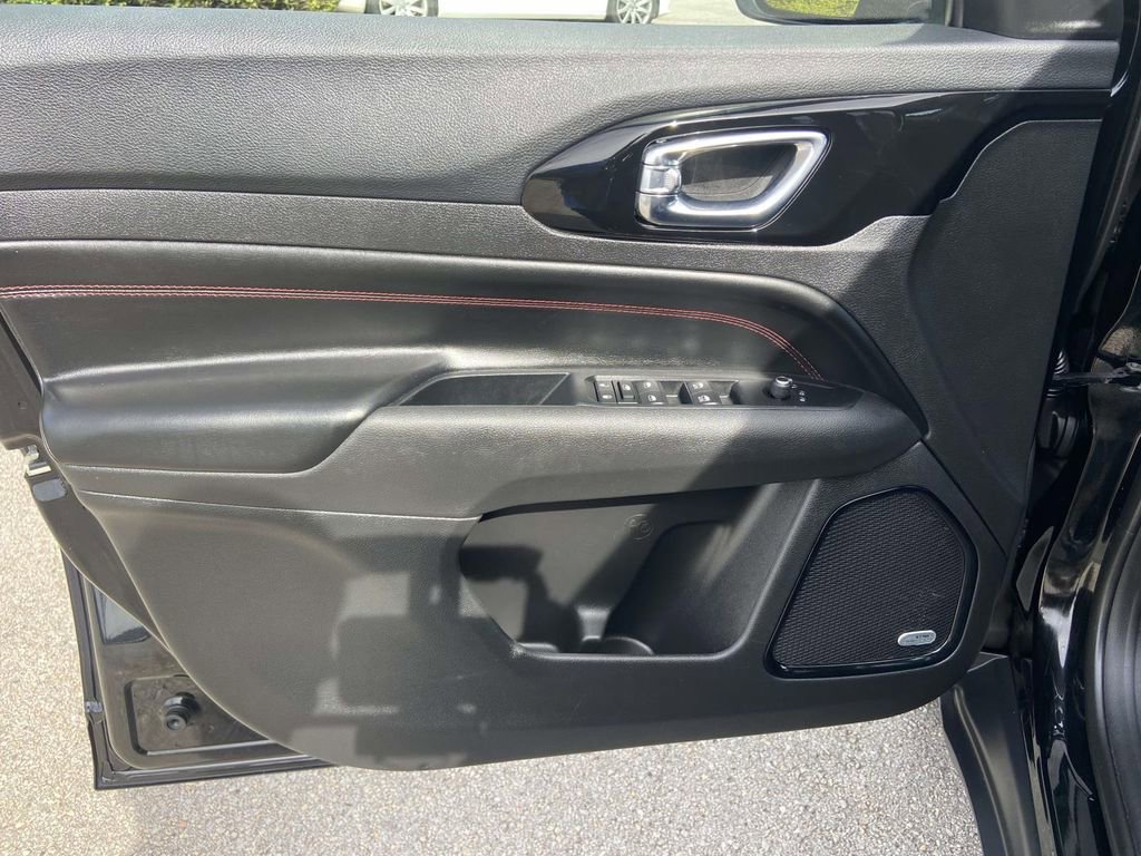 Used 2022 Jeep Compass Trailhawk w/ Sun and Sound Group image 11