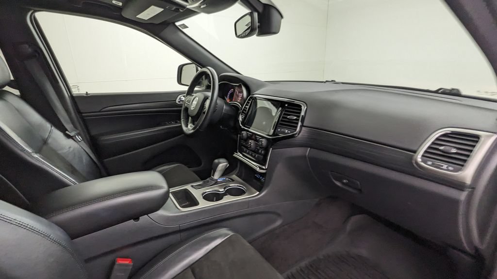Used 2019 Jeep Grand Cherokee Altitude AWD/4WD image 39