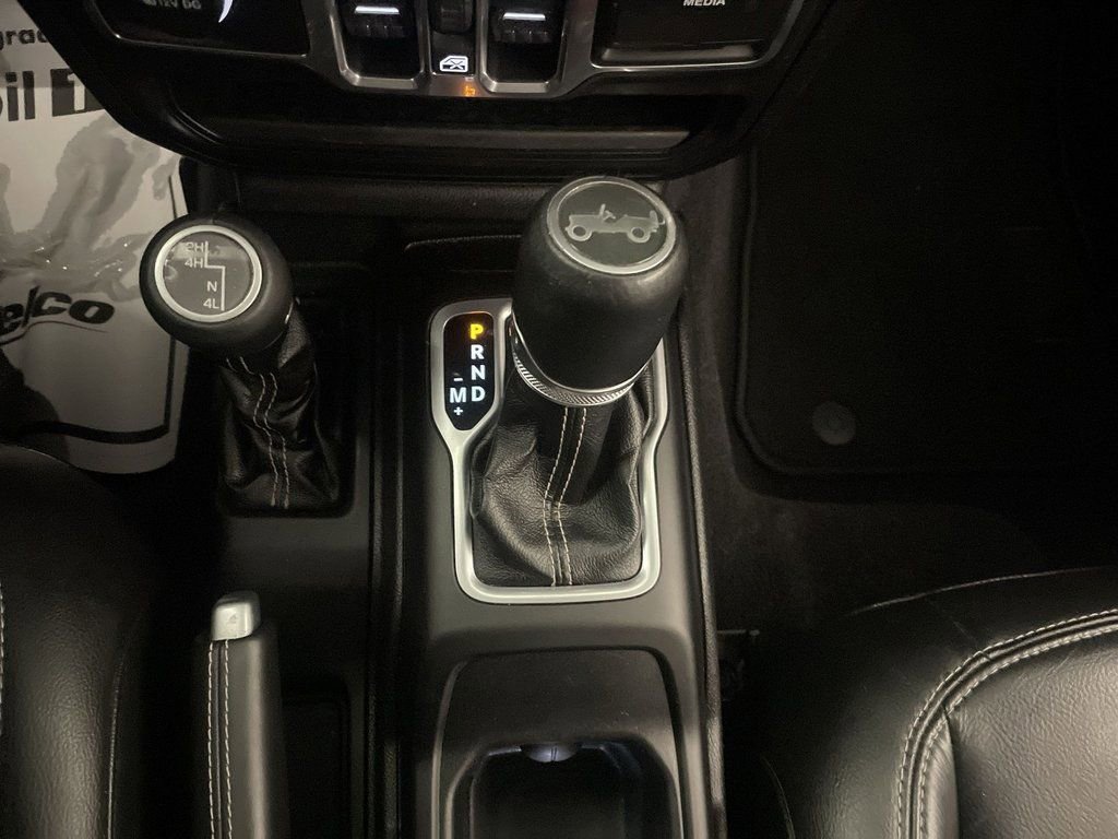 Used 2018 Jeep Wrangler Unlimited Sahara w/ Uconnect 4C Nav & Sound Group image 10