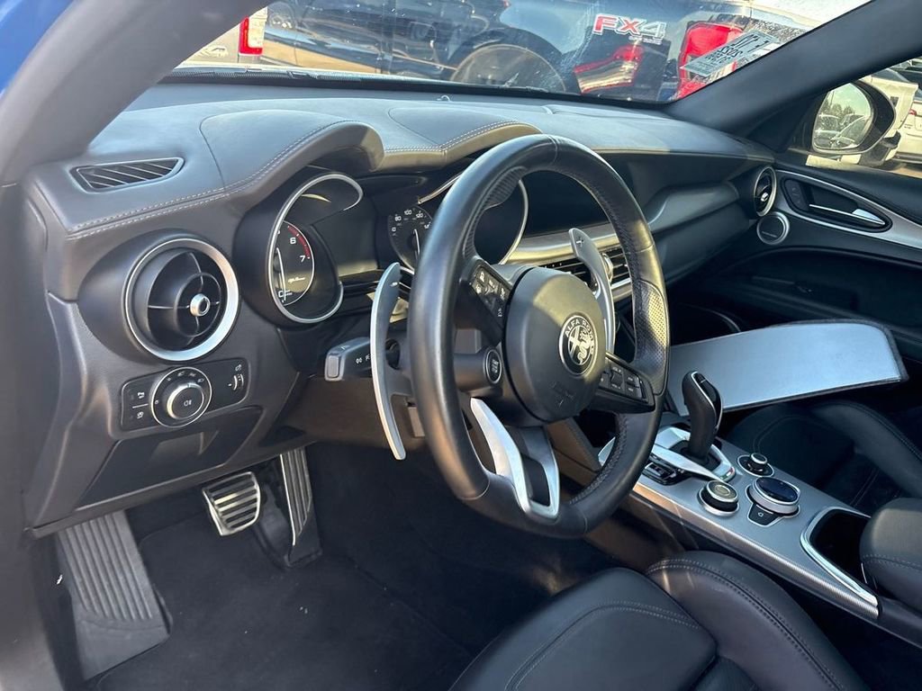 Used 2022 Alfa Romeo Stelvio Veloce image 6