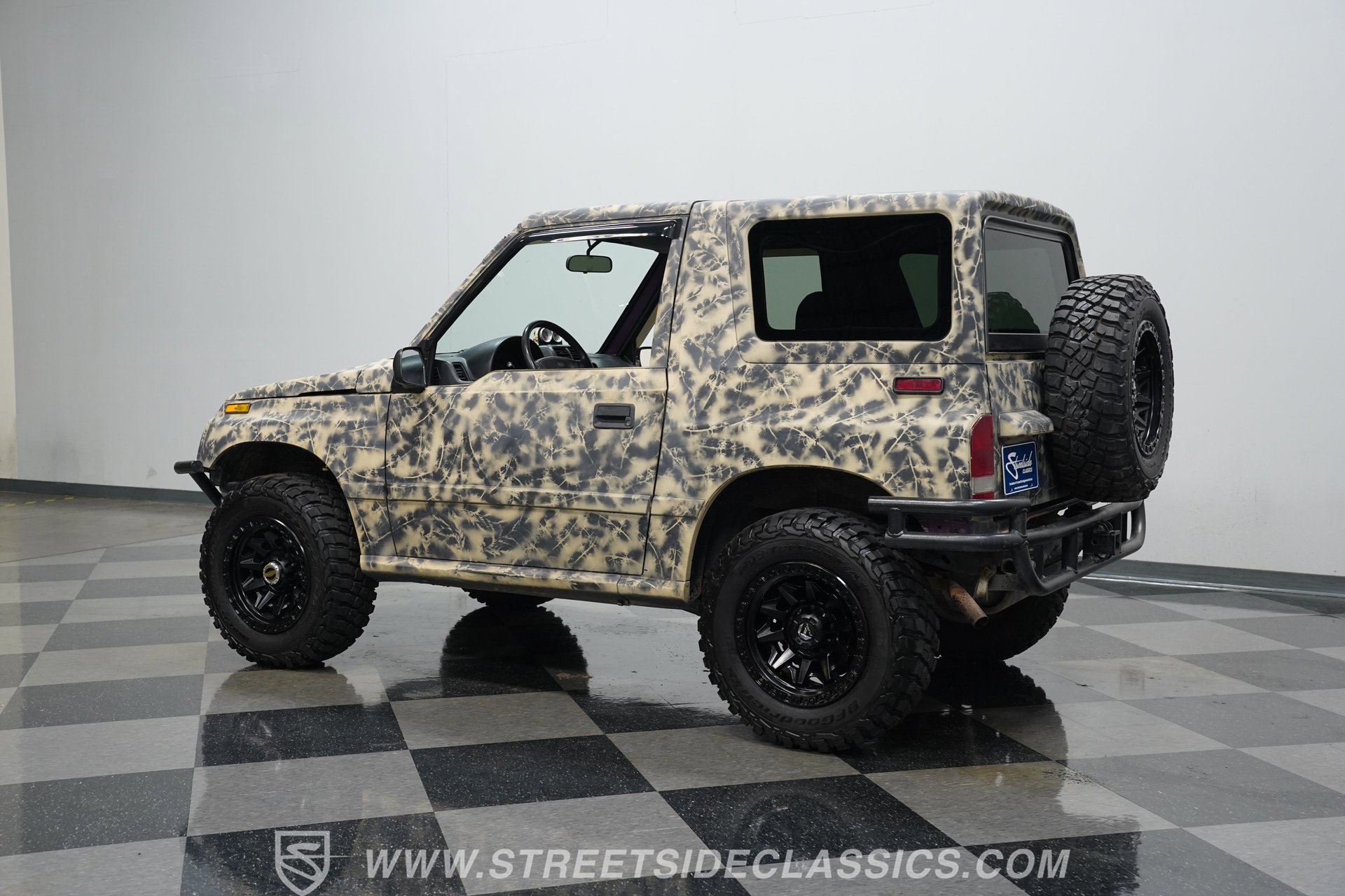 Used 1996 Geo Tracker 4WD 2-Door image 8