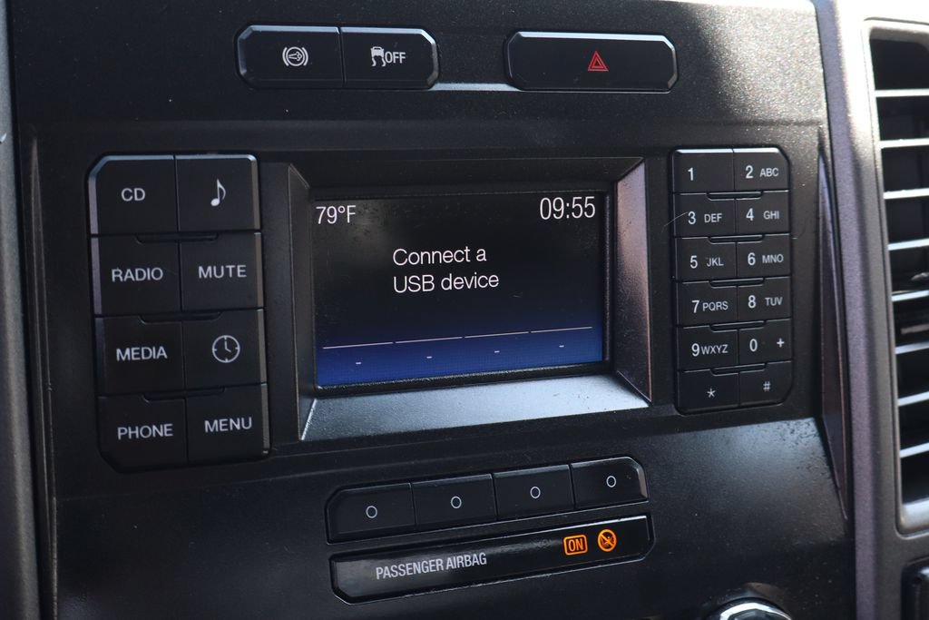 Used 2017 Ford F550 2WD Regular Cab Super Duty image 29