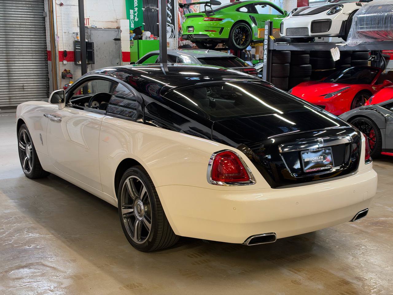 Used 2016 Rolls-Royce Wraith RWD image 9