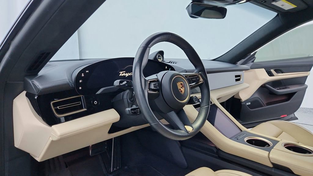 Used 2020 Porsche Taycan Turbo image 14