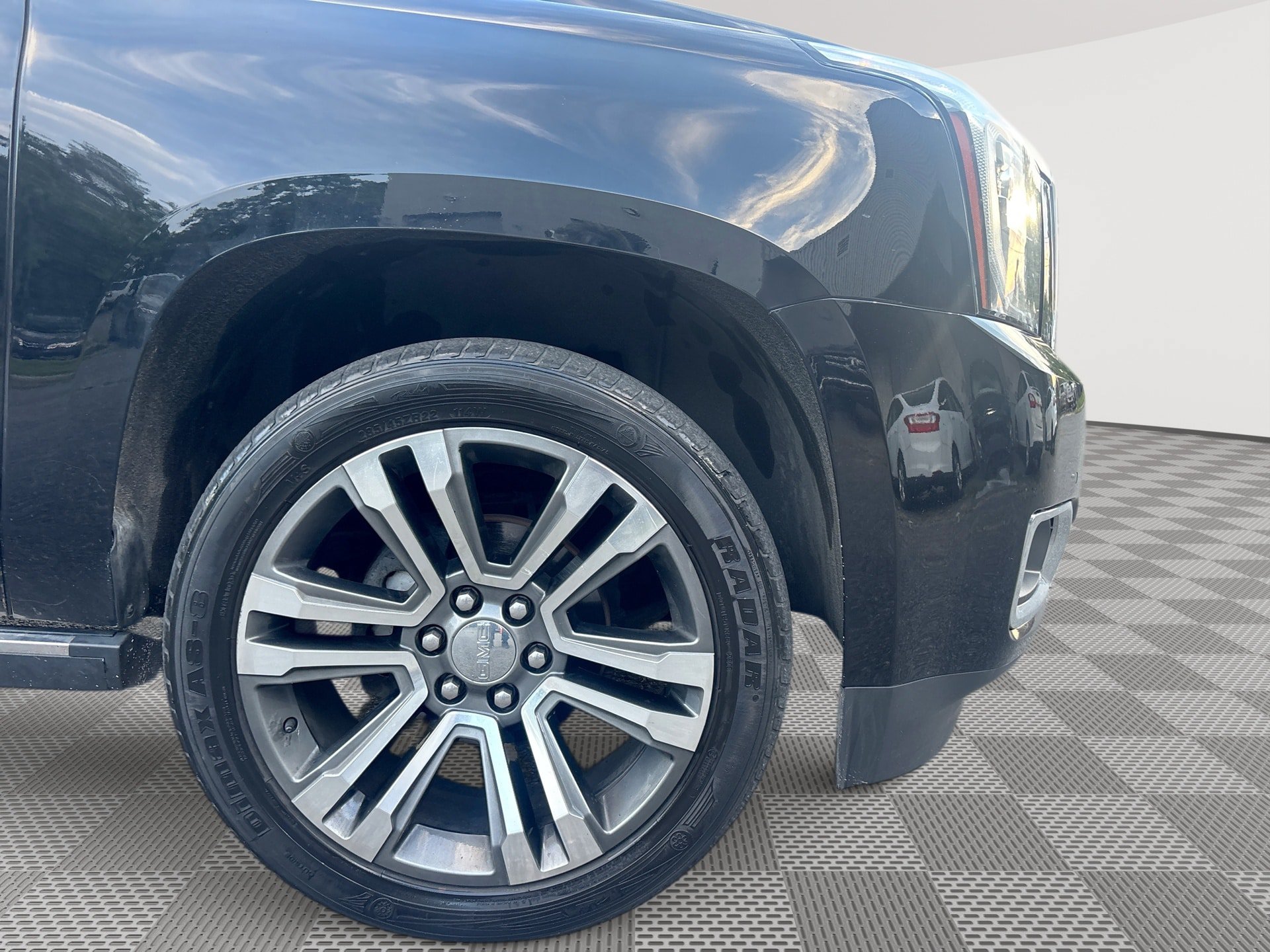 Used 2017 GMC Yukon Denali w/ Open Road Package AWD/4WD image 31
