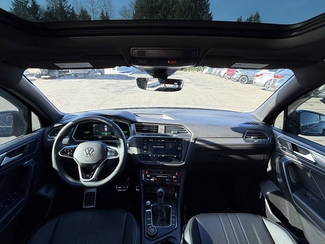 Used 2022 Volkswagen Tiguan SE R-Line image 21