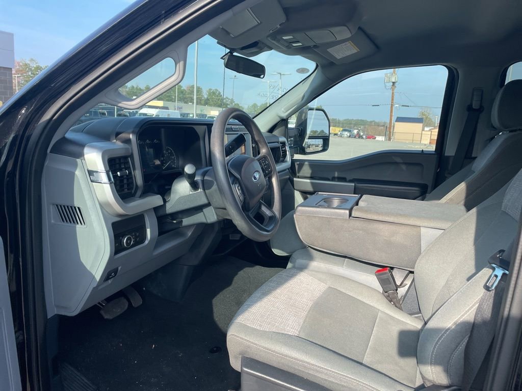 Used 2025 Ford F250 XLT image 4