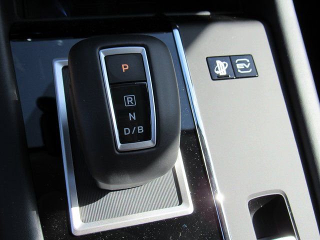 New 2025 Mitsubishi Outlander SE image 20