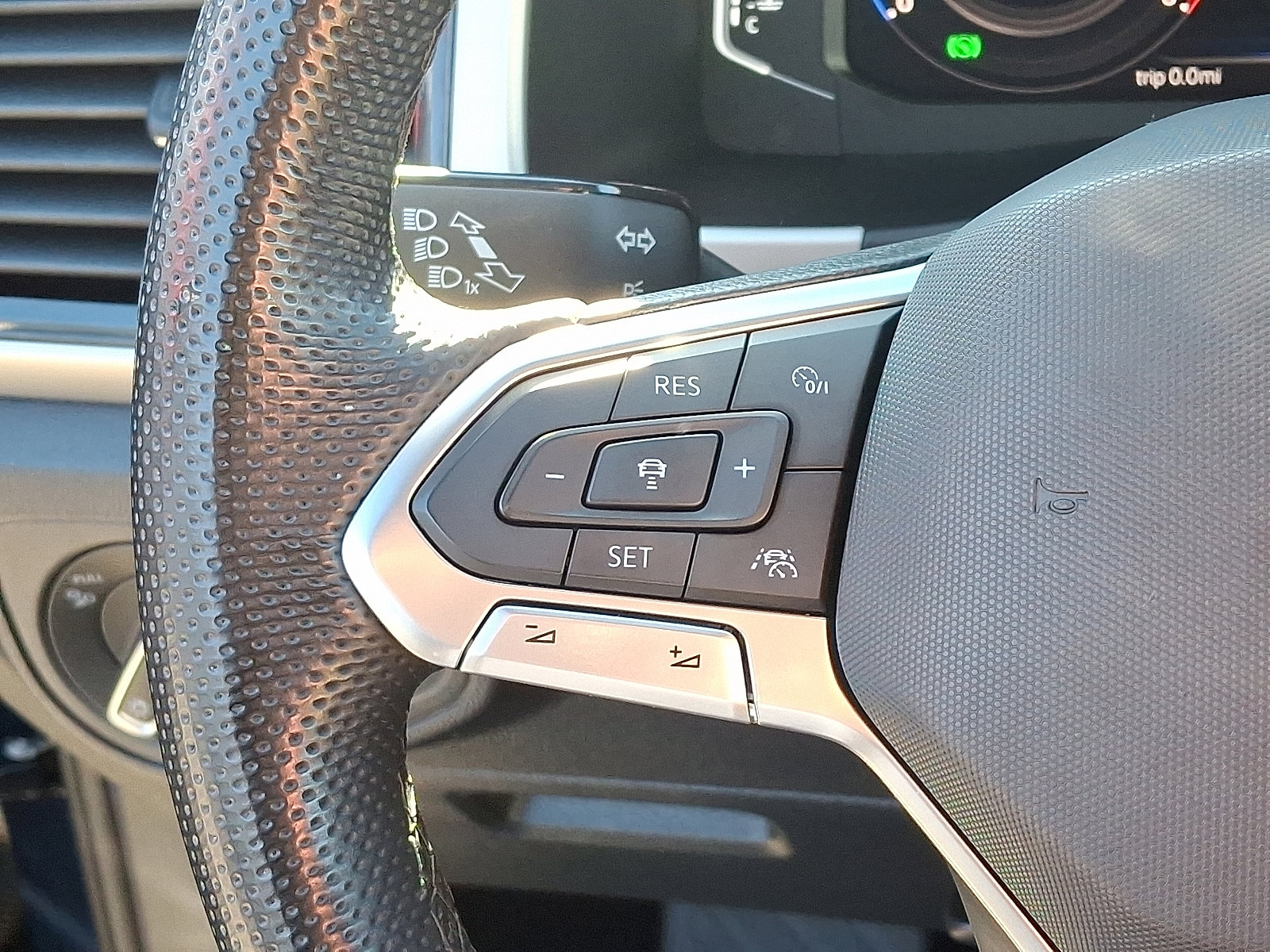 Used 2022 Volkswagen Atlas Cross Sport SEL Premium R-Line image 23