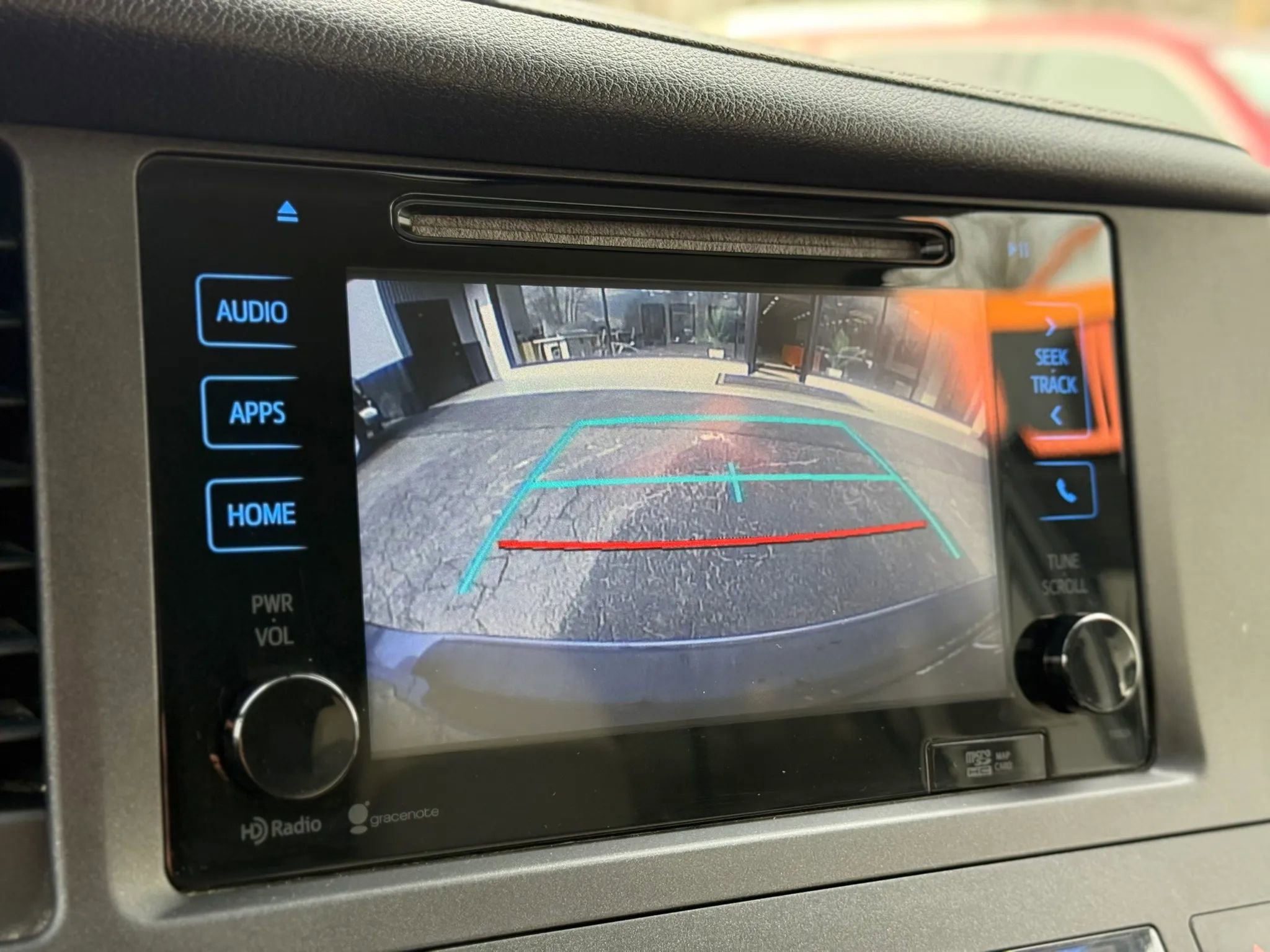 Used 2015 Toyota Sienna XLE w/ XLE Navigation Package AWD/4WD image 11