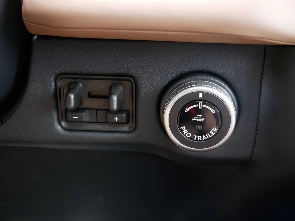 Certified 2025 Lincoln Navigator Black Label image 28