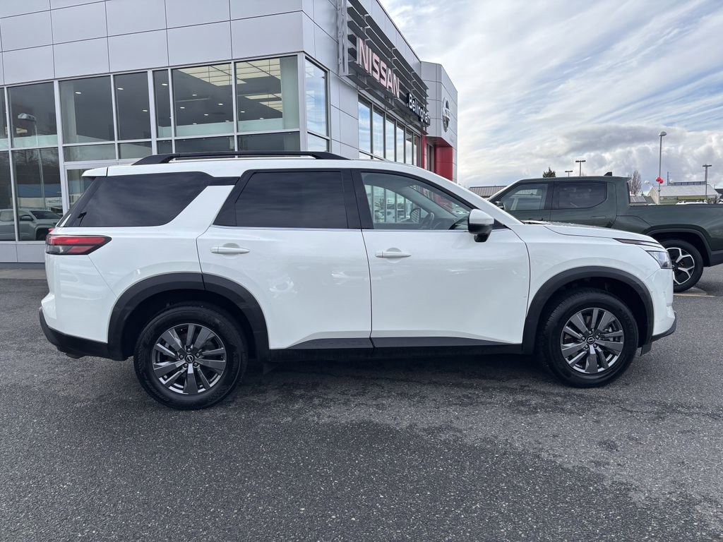 Used 2025 Nissan Pathfinder SV AWD/4WD image 8